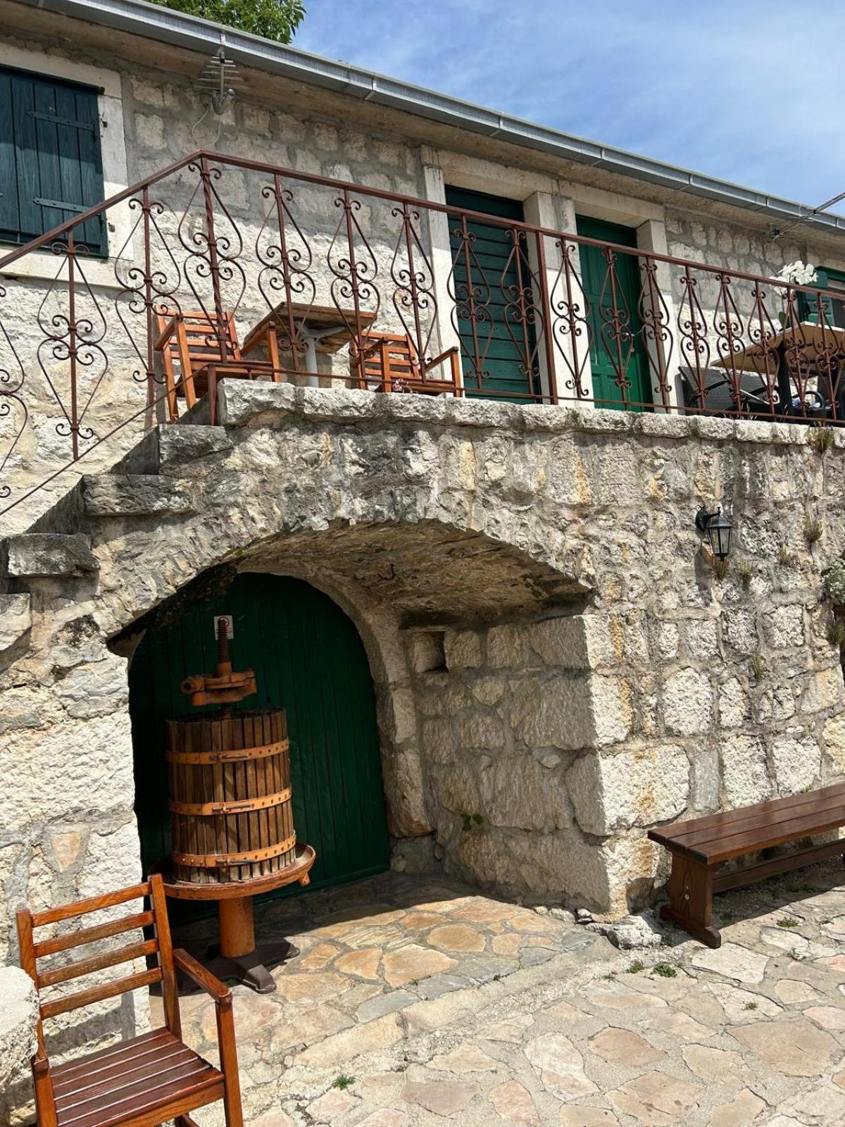 Apartment Lovre Topic Baška Voda Exteriér fotografie